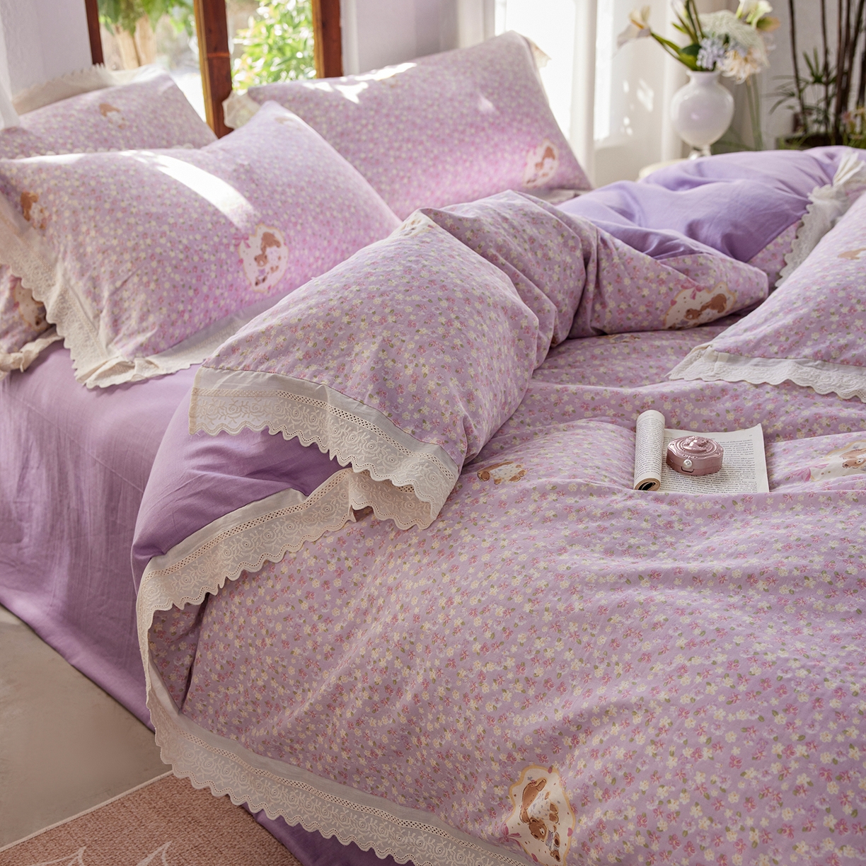 91家纺网 家纺一手货源 找家纺 清雅福 2026春夏新品韩版全棉双层纱镂空花边系列四件套 粉色回忆-紫