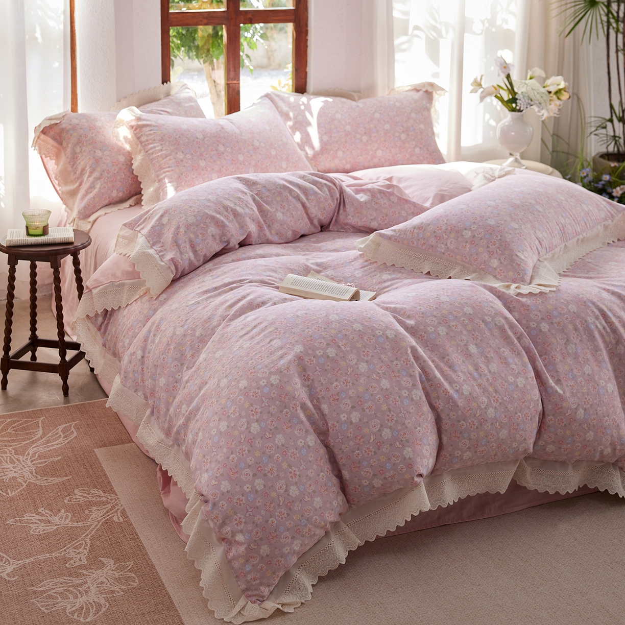 91家纺网 家纺一手货源 找家纺 清雅福 2026春夏新品韩版全棉双层纱镂空花边系列四件套 少女花季