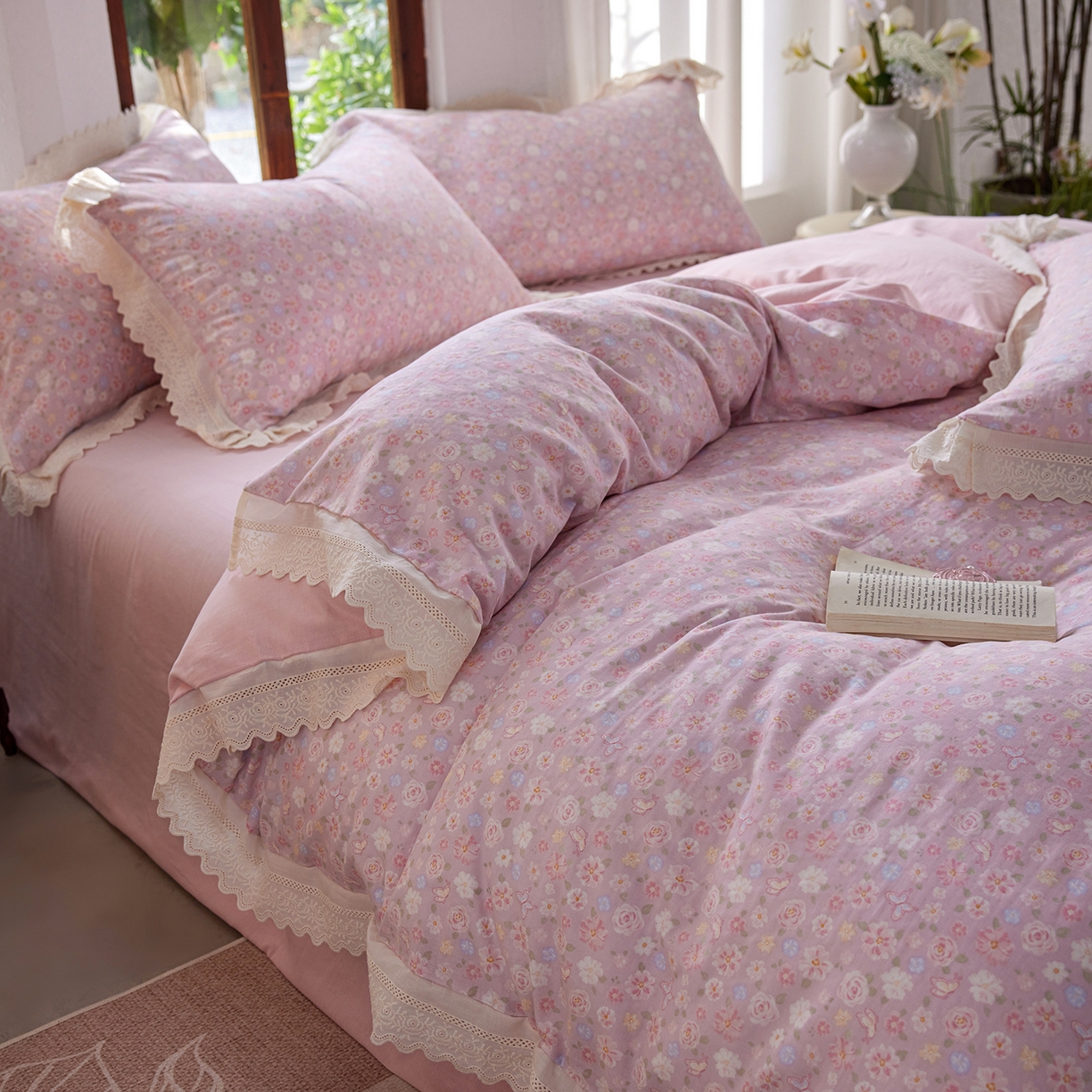 91家纺网 家纺一手货源 找家纺 清雅福 2026春夏新品韩版全棉双层纱镂空花边系列四件套 少女花季