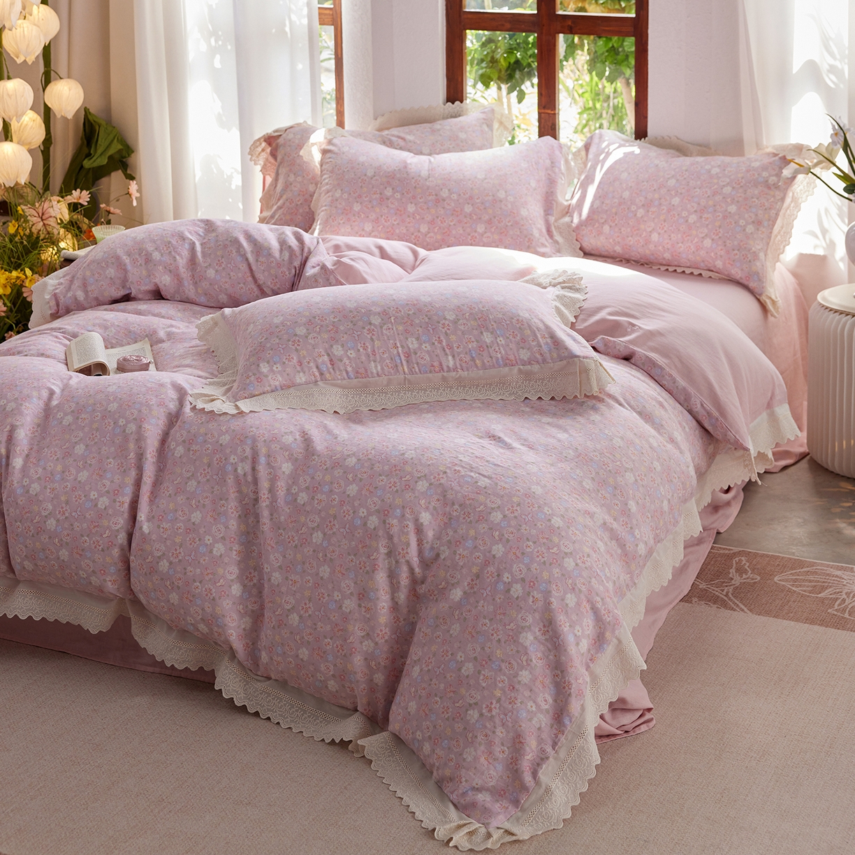 91家纺网 家纺一手货源 找家纺 清雅福 2026春夏新品韩版全棉双层纱镂空花边系列四件套 少女花季