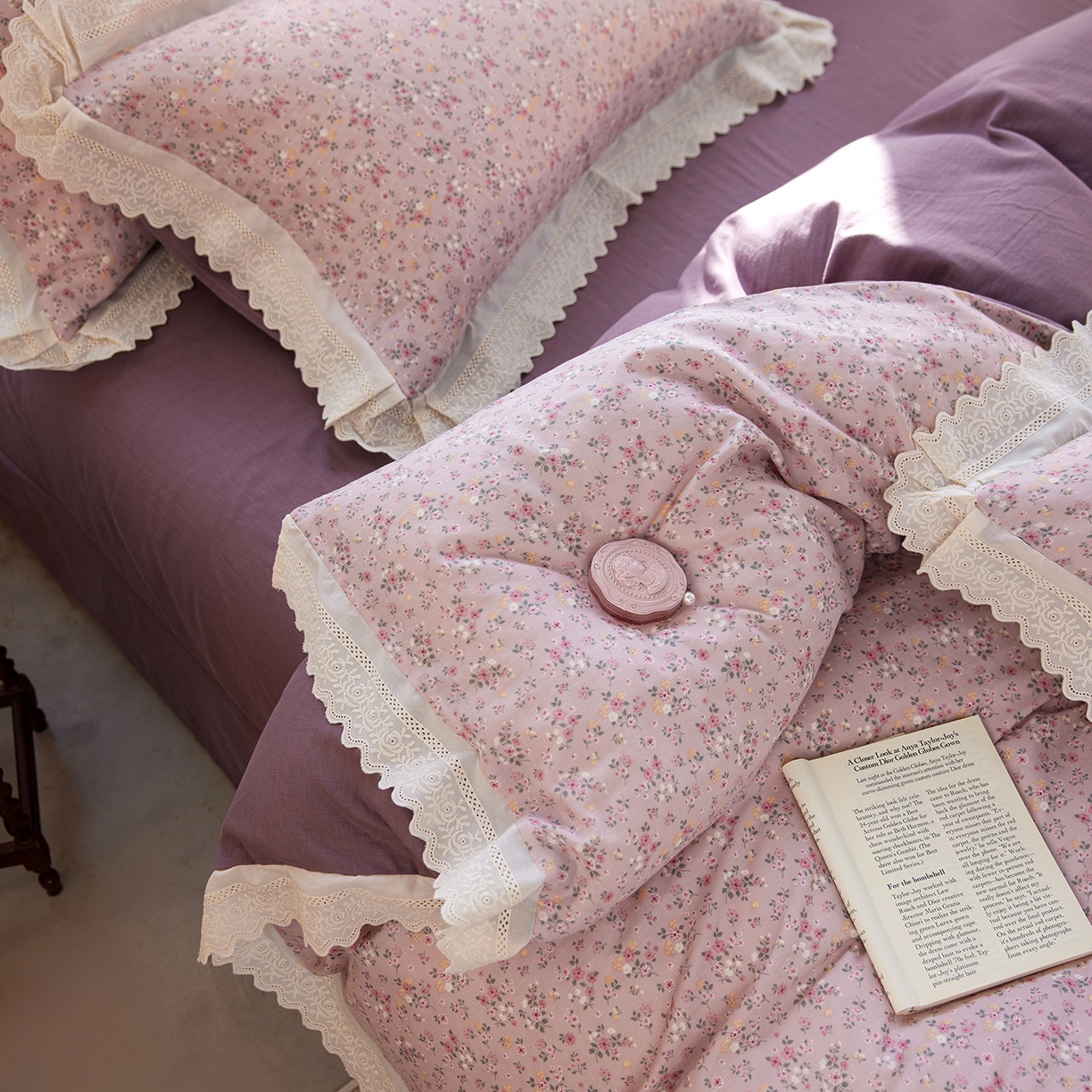 91家纺网 家纺一手货源 找家纺 清雅福 2026春夏新品韩版全棉双层纱镂空花边系列四件套 蔷薇花园