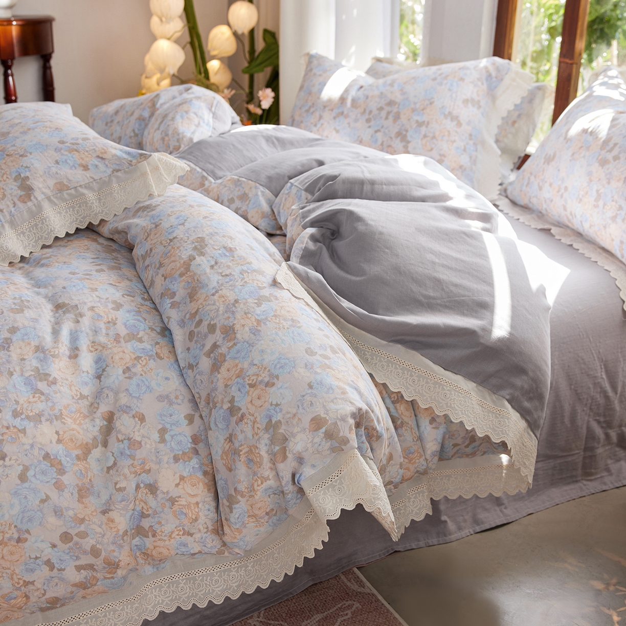 91家纺网 家纺一手货源 找家纺 清雅福 2026春夏新品韩版全棉双层纱镂空花边系列四件套 半岛花园-兰