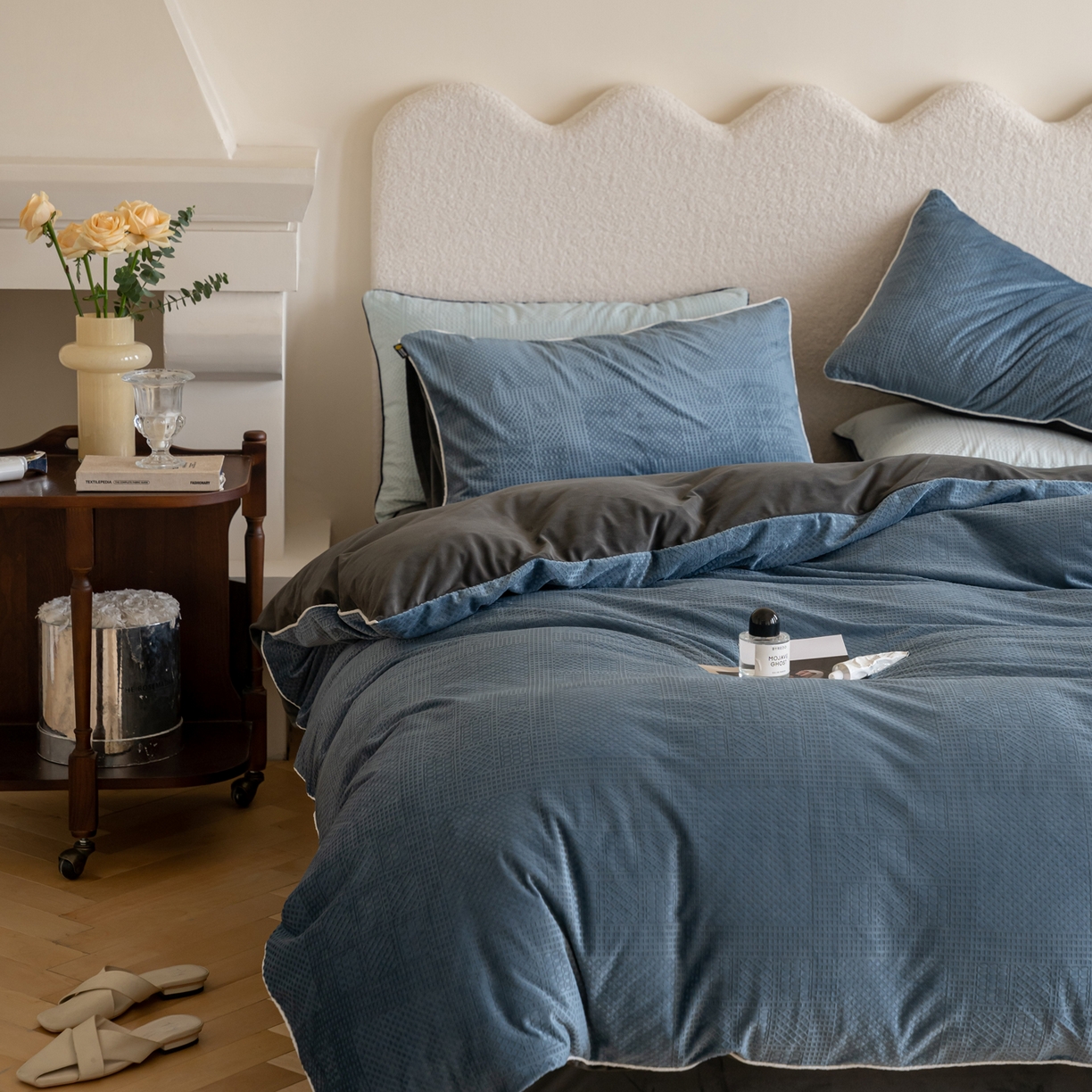 91家纺网 家纺一手货源 找家纺 例外 2025新款210克高克重天鹅绒华夫绒四件套 华夫绒-雾蓝