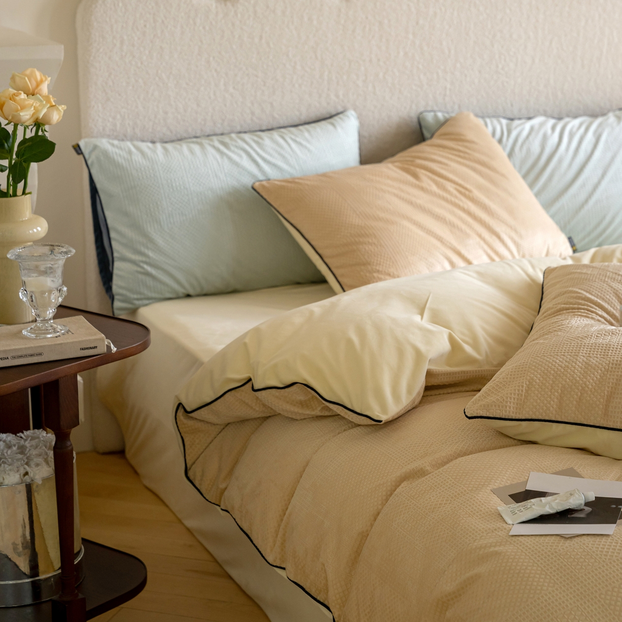 91家纺网 家纺一手货源 找家纺 例外 2025新款210克高克重天鹅绒华夫绒四件套 华夫绒-奶茶