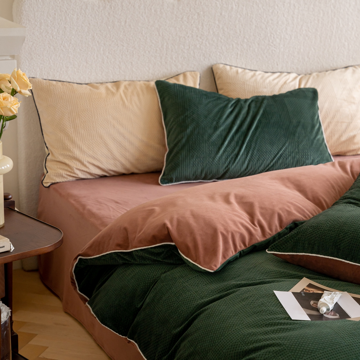 91家纺网 家纺一手货源 找家纺 例外 2025新款210克高克重天鹅绒华夫绒四件套 华夫绒-墨绿