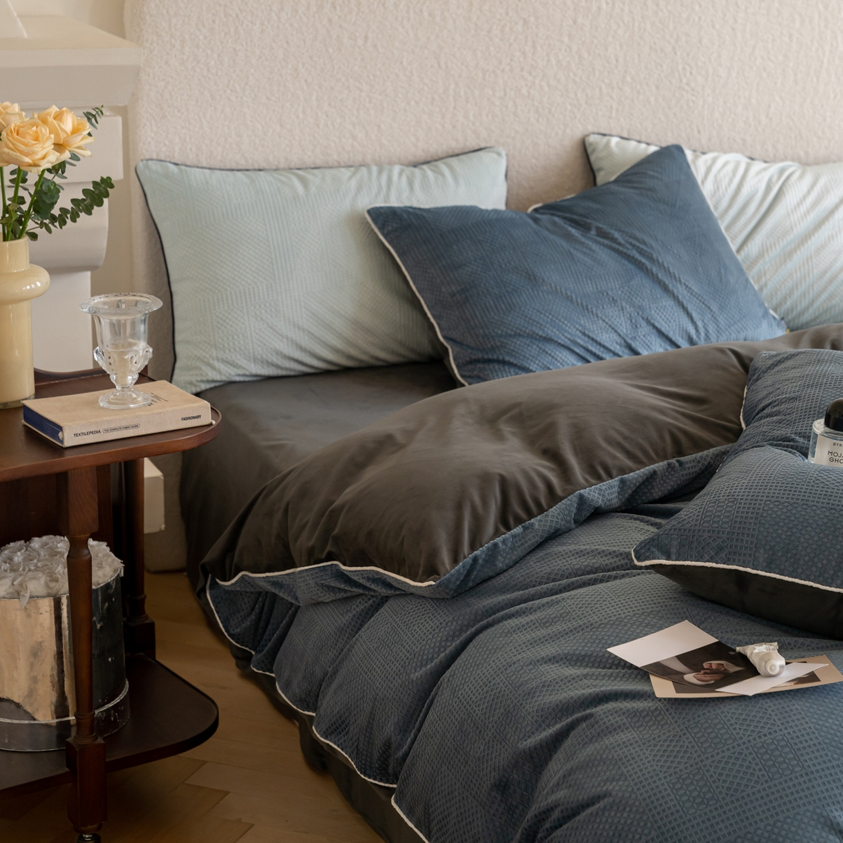 91家纺网 家纺一手货源 找家纺 例外 2025新款210克高克重天鹅绒华夫绒四件套 华夫绒-雾蓝