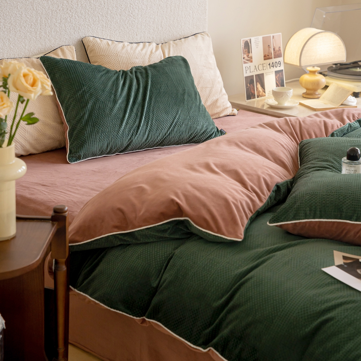 91家纺网 家纺一手货源 找家纺 例外 2025新款210克高克重天鹅绒华夫绒四件套 华夫绒-墨绿