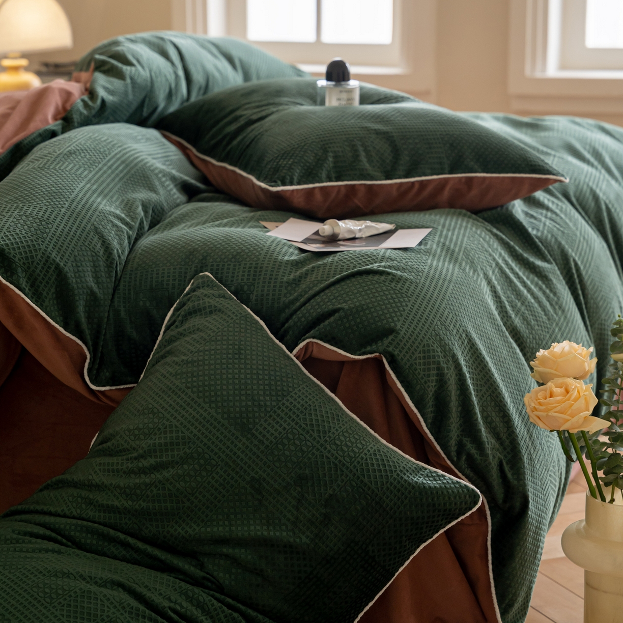 91家纺网 家纺一手货源 找家纺 例外 2025新款210克高克重天鹅绒华夫绒四件套 华夫绒-墨绿