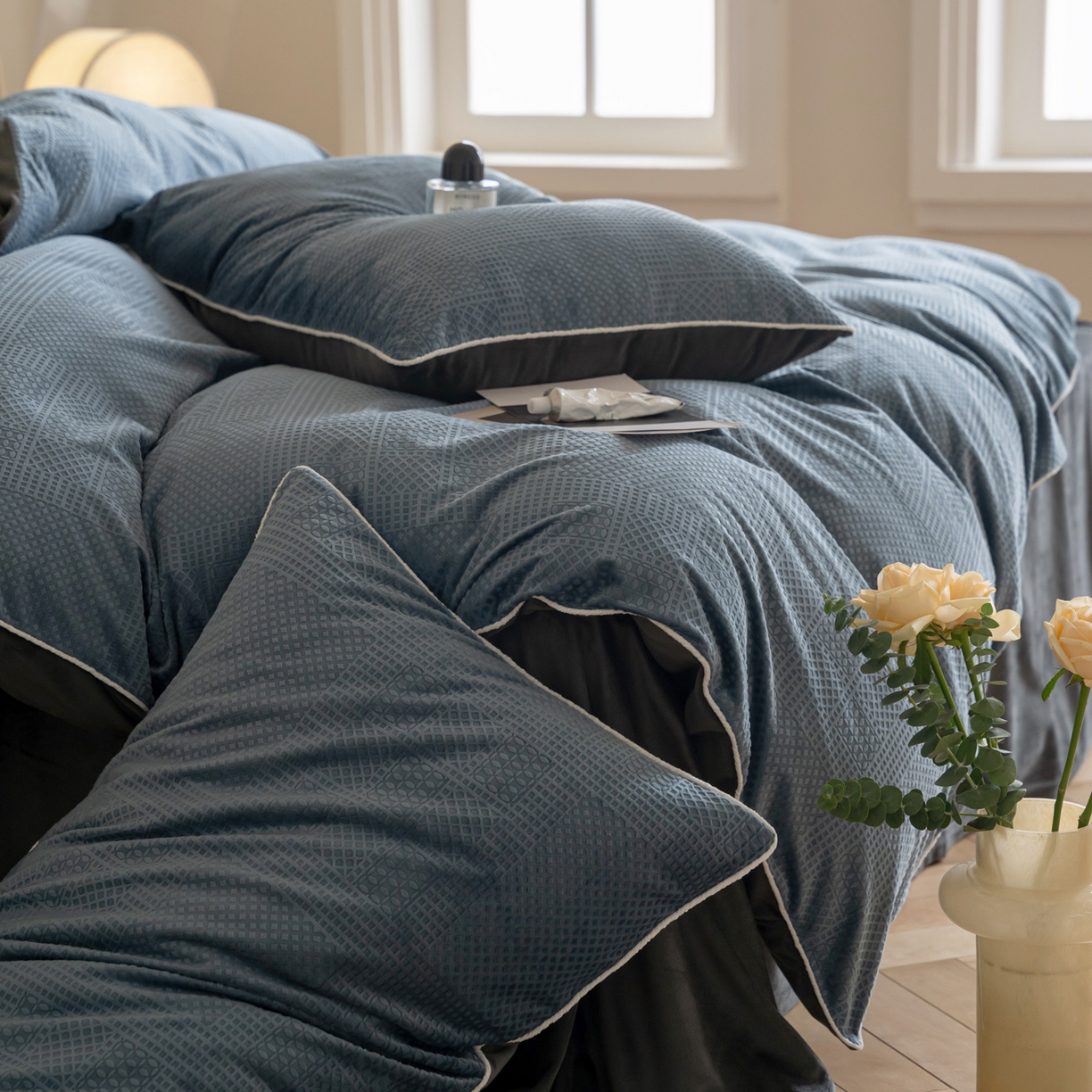 91家纺网 家纺一手货源 找家纺 例外 2025新款210克高克重天鹅绒华夫绒四件套 华夫绒-雾蓝