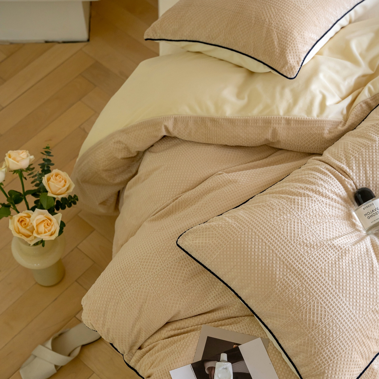 91家纺网 家纺一手货源 找家纺 例外 2025新款210克高克重天鹅绒华夫绒四件套 华夫绒-奶茶