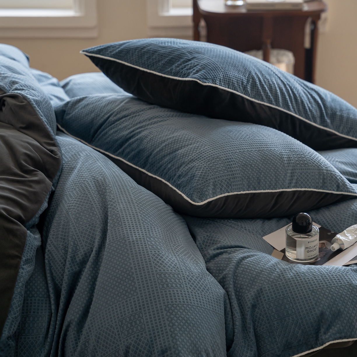 91家纺网 家纺一手货源 找家纺 例外 2025新款210克高克重天鹅绒华夫绒四件套 华夫绒-雾蓝