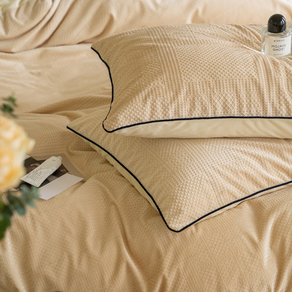 91家纺网 家纺一手货源 找家纺 例外 2025新款210克高克重天鹅绒华夫绒四件套 华夫绒-奶茶