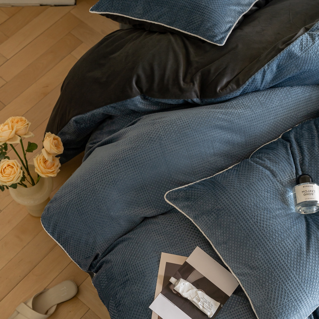 91家纺网 家纺一手货源 找家纺 例外 2025新款210克高克重天鹅绒华夫绒四件套 华夫绒-雾蓝