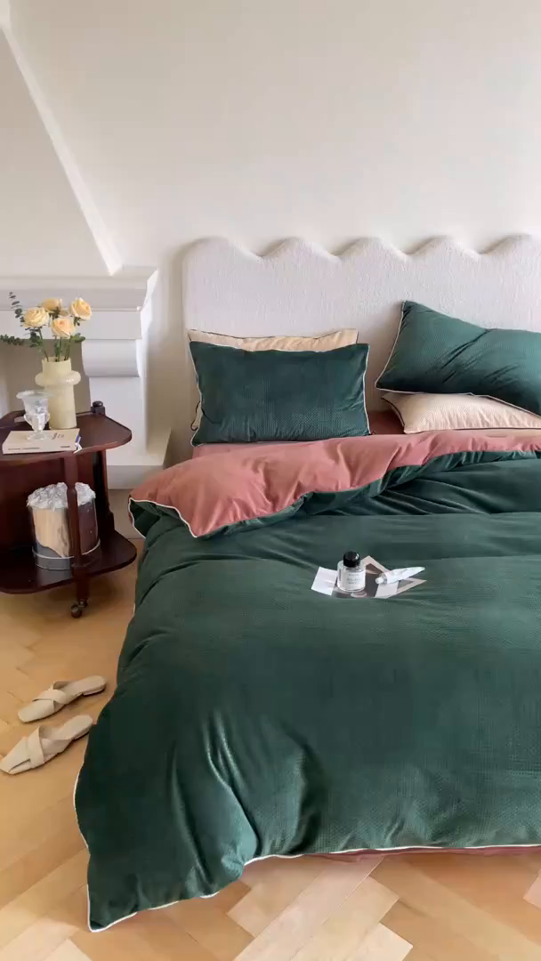 91家纺网 家纺一手货源 找家纺 例外 2025新款210克高克重天鹅绒华夫绒四件套 华夫绒-墨绿