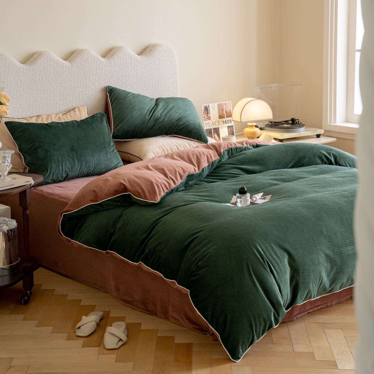 91家纺网 家纺一手货源 找家纺 例外 2025新款210克高克重天鹅绒华夫绒四件套 华夫绒-墨绿