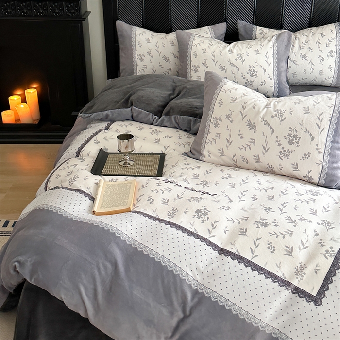 91家纺网 家纺一手货源 找家纺 Sweet dreams甜梦 2025新款全消光数码印花加厚复古碎花牛奶绒四件套-实拍图 茶白