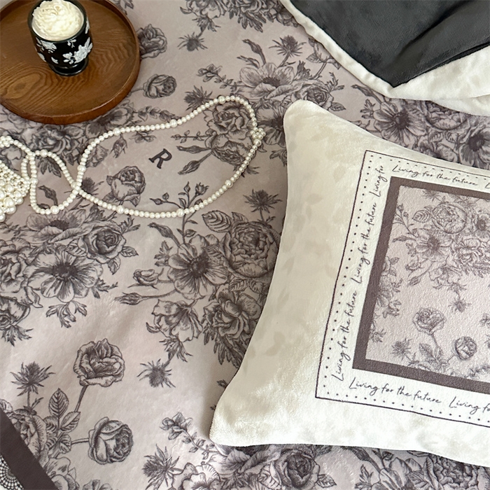 91家纺网 家纺一手货源 找家纺 Sweet dreams甜梦 2025新款全消光数码印花加厚复古碎花牛奶绒四件套-实拍图 莱亚