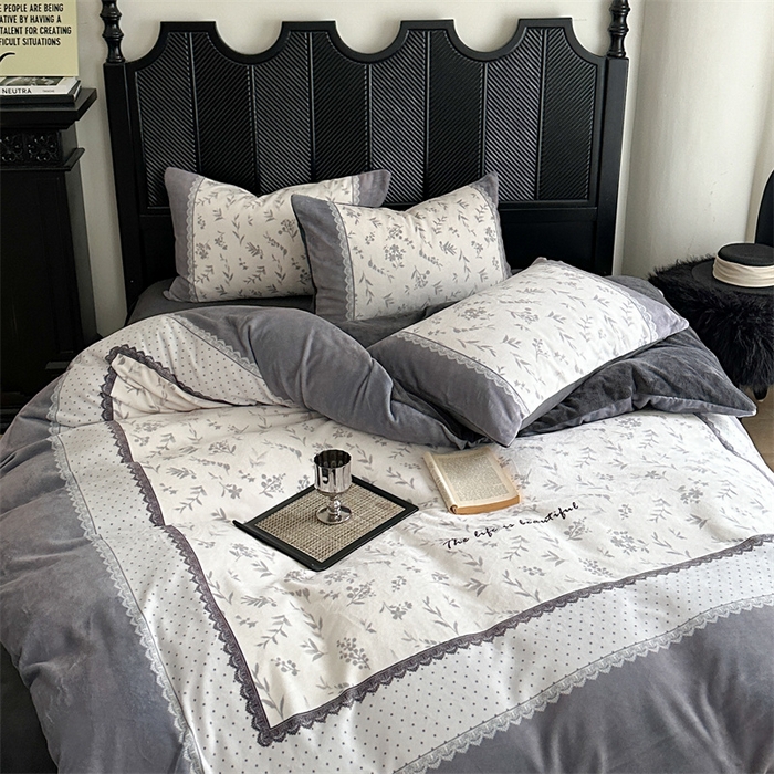 91家纺网 家纺一手货源 找家纺 Sweet dreams甜梦 2025新款全消光数码印花加厚复古碎花牛奶绒四件套-实拍图 茶白