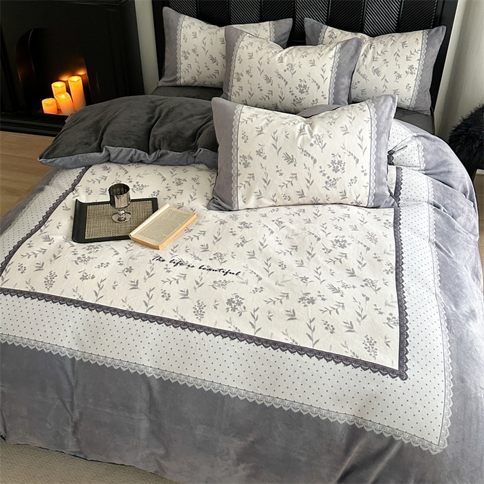 91家纺网 家纺一手货源 找家纺 Sweet dreams甜梦 2025新款全消光数码印花加厚复古碎花牛奶绒四件套-实拍图 茶白