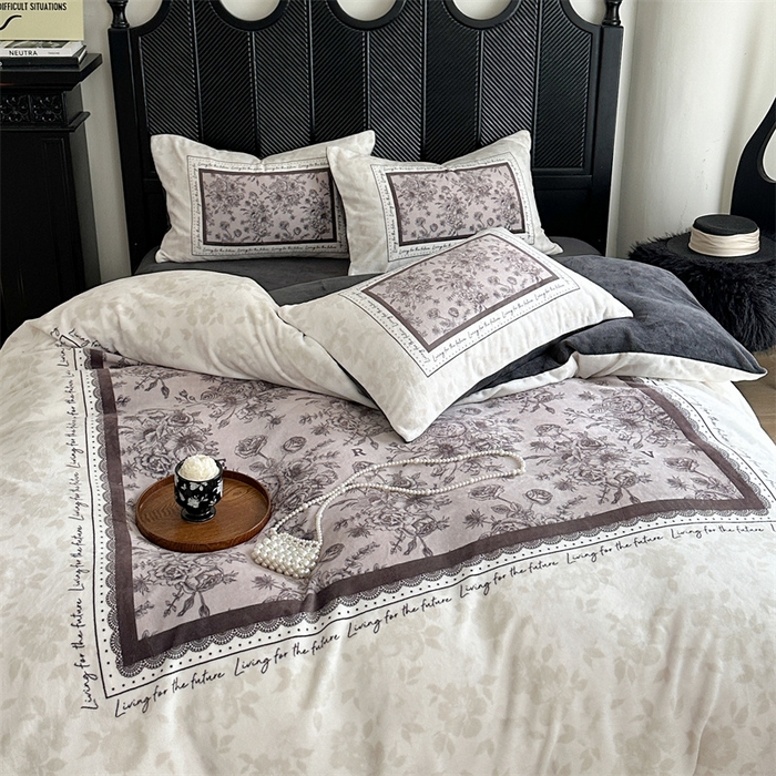 91家纺网 家纺一手货源 找家纺 Sweet dreams甜梦 2025新款全消光数码印花加厚复古碎花牛奶绒四件套-实拍图 莱亚