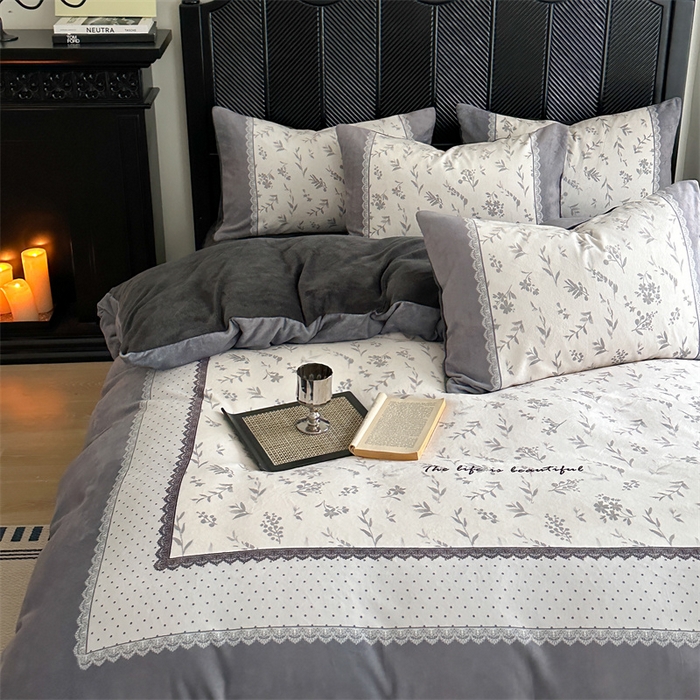 91家纺网 家纺一手货源 找家纺 Sweet dreams甜梦 2025新款全消光数码印花加厚复古碎花牛奶绒四件套-实拍图 茶白