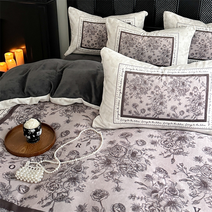 91家纺网 家纺一手货源 找家纺 Sweet dreams甜梦 2025新款全消光数码印花加厚复古碎花牛奶绒四件套-实拍图 莱亚