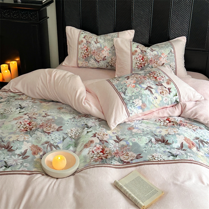 91家纺网 家纺一手货源 找家纺 Sweet dreams甜梦 2025新款全消光数码印花加厚复古碎花牛奶绒四件套-实拍图 爱丽丝