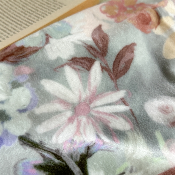 91家纺网 家纺一手货源 找家纺 Sweet dreams甜梦 2025新款全消光数码印花加厚复古碎花牛奶绒四件套-实拍图 爱丽丝