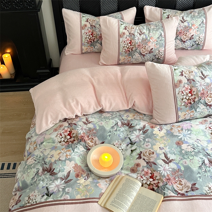 91家纺网 家纺一手货源 找家纺 Sweet dreams甜梦 2025新款全消光数码印花加厚复古碎花牛奶绒四件套-实拍图 爱丽丝