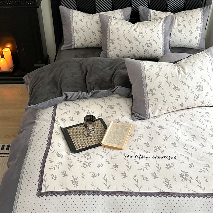 91家纺网 家纺一手货源 找家纺 Sweet dreams甜梦 2025新款全消光数码印花加厚复古碎花牛奶绒四件套-实拍图 茶白