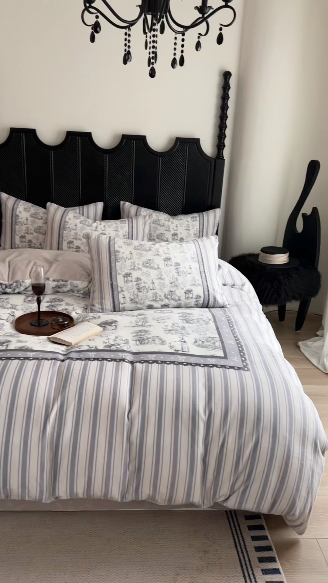 91家纺网 家纺一手货源 找家纺 Sweet dreams甜梦 2025新款全消光数码印花加厚复古碎花牛奶绒四件套-实拍图 莱茵