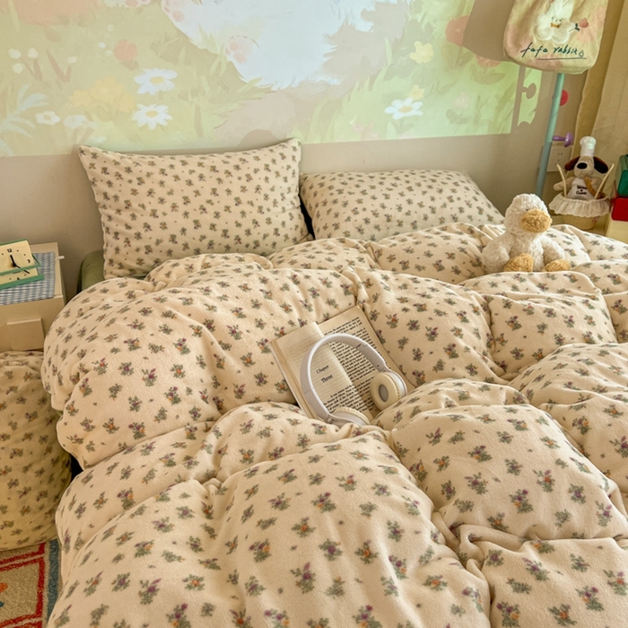 91家纺网 家纺一手货源 找家纺 暖伊家居 2025牛奶绒小布袋四件套 繁花似梦