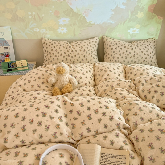 91家纺网 家纺一手货源 找家纺 暖伊家居 2025牛奶绒小布袋四件套 繁花似梦