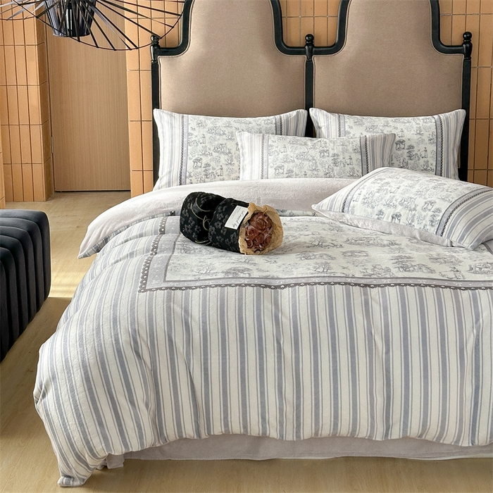 91家纺网 家纺一手货源 找家纺 Sweet dreams甜梦 2025新款数码印花加厚复古碎花牛奶绒四件套-摄影图 莱茵