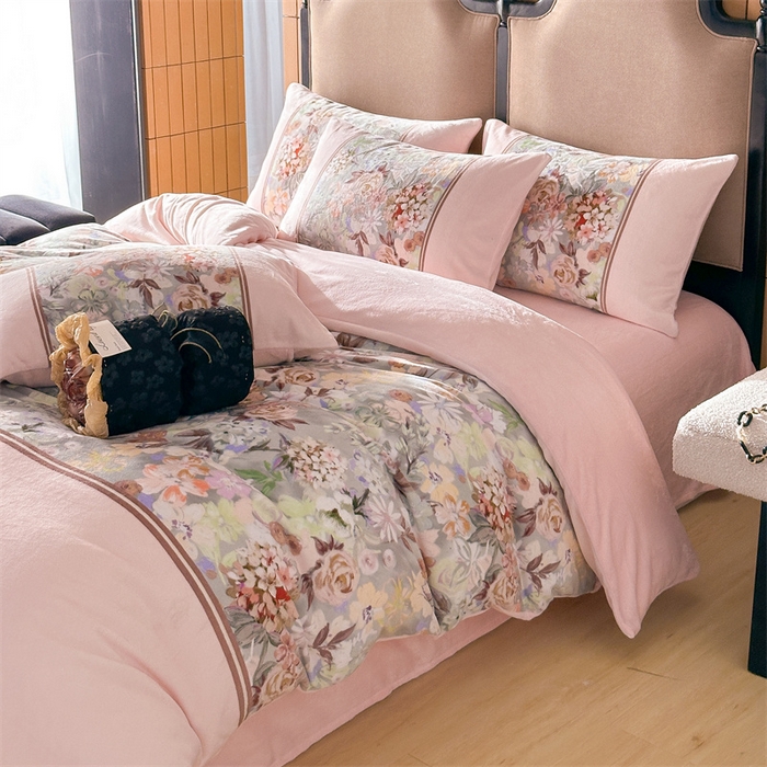 91家纺网 家纺一手货源 找家纺 （总）Sweet dreams甜梦 2025新款数码印花加厚复古碎花牛奶绒四件套-摄影图