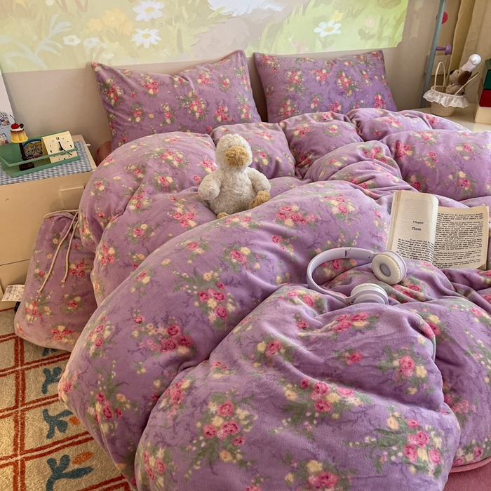 91家纺网 家纺一手货源 找家纺 暖伊家居 2025牛奶绒小布袋四件套 罗兰雨