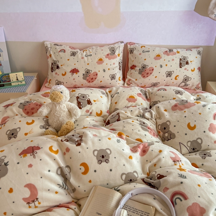 91家纺网 家纺一手货源 找家纺 暖伊家居 2025牛奶绒小布袋四件套 小考拉