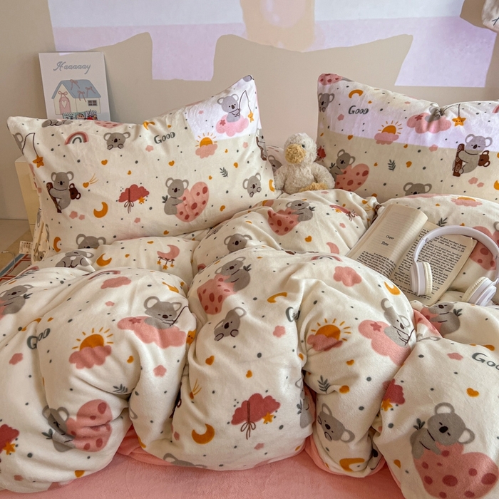 91家纺网 家纺一手货源 找家纺 暖伊家居 2025牛奶绒小布袋四件套 小考拉