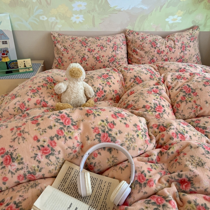 91家纺网 家纺一手货源 找家纺 暖伊家居 2025牛奶绒小布袋四件套 星辰闪烁