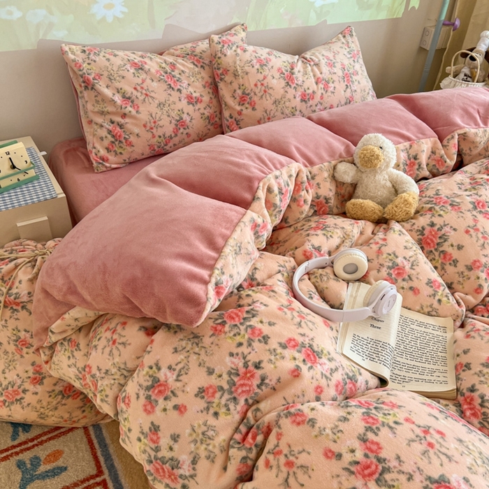 91家纺网 家纺一手货源 找家纺 暖伊家居 2025牛奶绒小布袋四件套 星辰闪烁