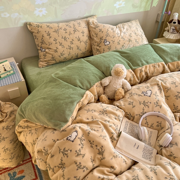 91家纺网 家纺一手货源 找家纺 暖伊家居 2025牛奶绒小布袋四件套 枝枝兔