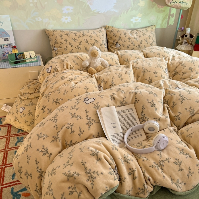 91家纺网 家纺一手货源 找家纺 暖伊家居 2025牛奶绒小布袋四件套 枝枝兔