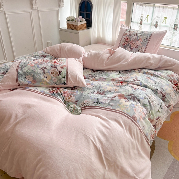 91家纺网 家纺一手货源 找家纺 （总）Sweet dreams甜梦 2025新款全消光数码印花加厚复古碎花牛奶绒四件套-风格3