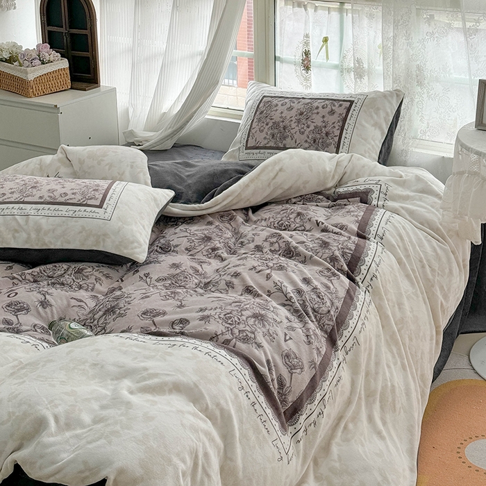 Sweet dreams甜梦 2025新款全消光数码印花加厚复古碎花牛奶绒四件套-风格3 莱亚