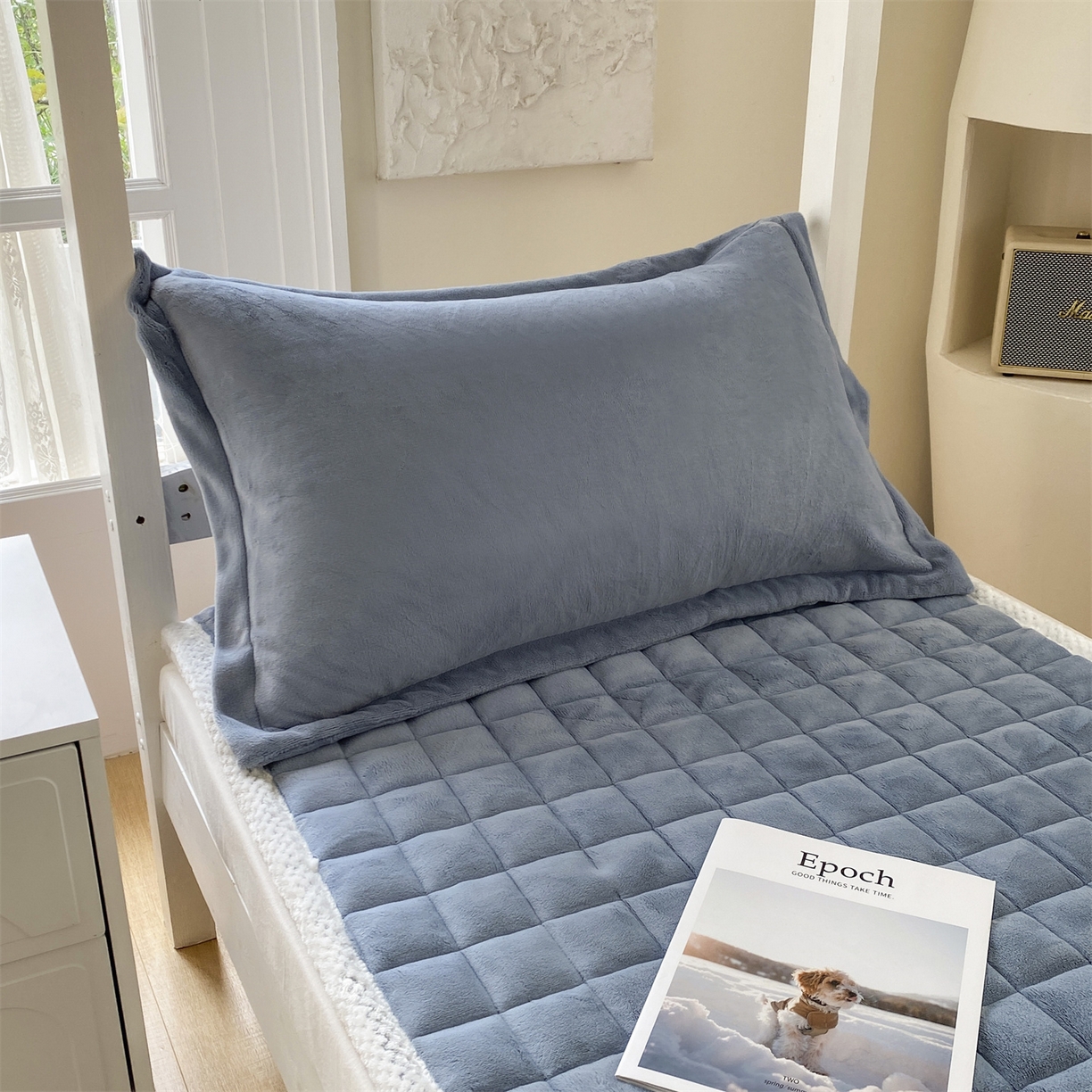 91家纺网 家纺一手货源 找家纺 凌云家纺 2025新款230克全消光牛奶绒夹棉加厚床盖学生宿舍床褥 星海蓝-高克重绒