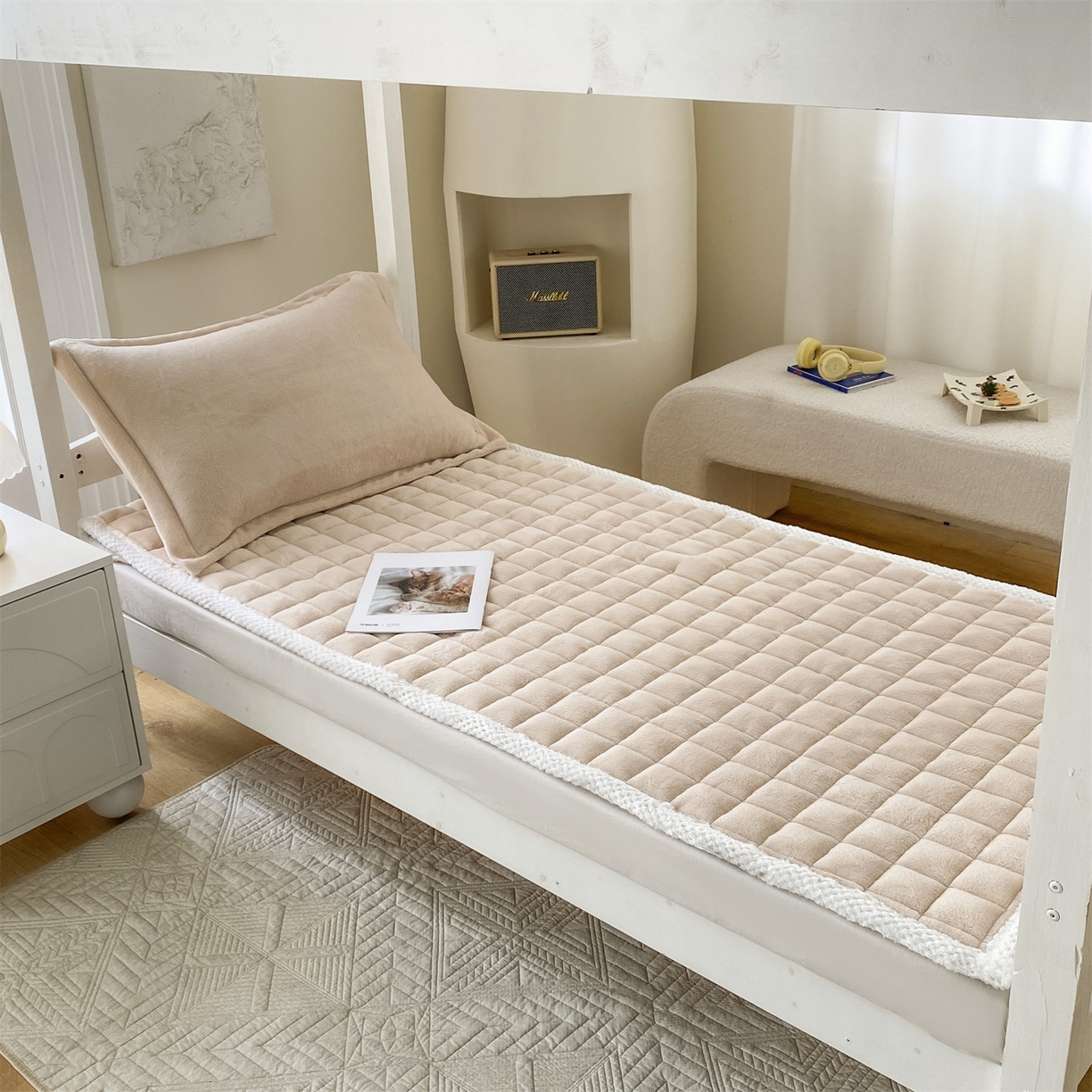 凌云家纺 2025新款230克全消光牛奶绒夹棉加厚床盖学生宿舍床褥 奶咖-高克重绒