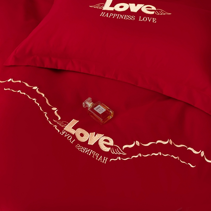 91家纺网 家纺一手货源 找家纺 梵克保罗 2025秋冬新款全棉绣花婚庆四件套六件套靠垫 棉角花百年好合