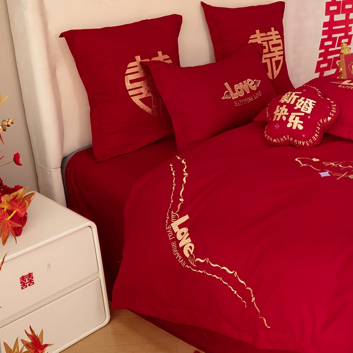 91家纺网 家纺一手货源 找家纺 梵克保罗 2025秋冬新款全棉绣花婚庆四件套六件套靠垫 棉角花百年好合