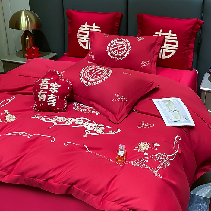 91家纺网 家纺一手货源 找家纺 梵克保罗 2025秋冬新款全棉绣花婚庆四件套六件套靠垫 棉我们结婚吧