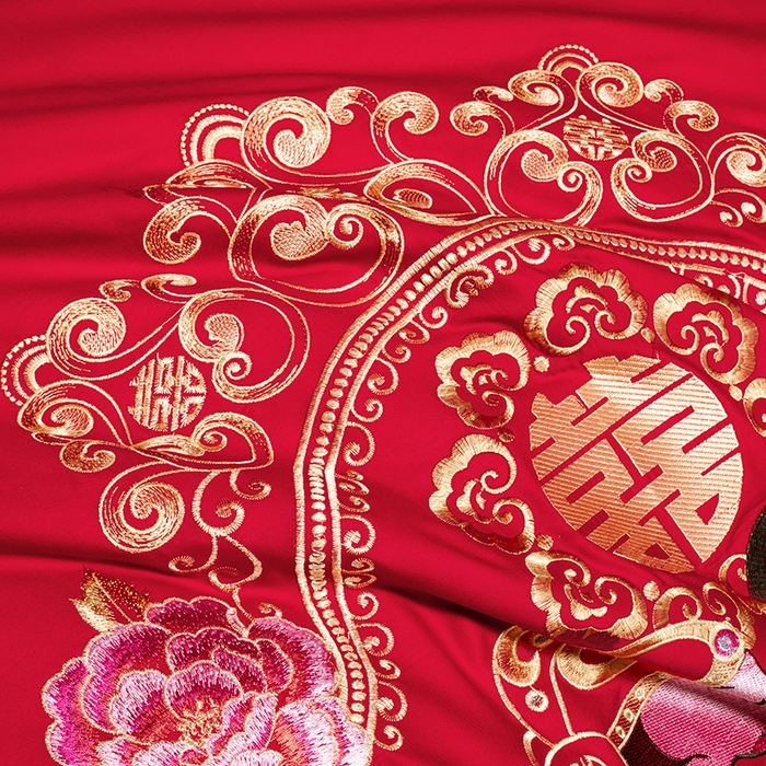 91家纺网 家纺一手货源 找家纺 梵克保罗 2025秋冬新款全棉绣花婚庆四件套六件套靠垫 棉美满婚姻